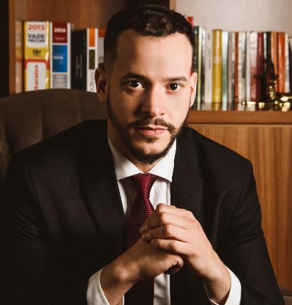 Gabriel Lacerda, advogado trabalhista com atuação desde 2017